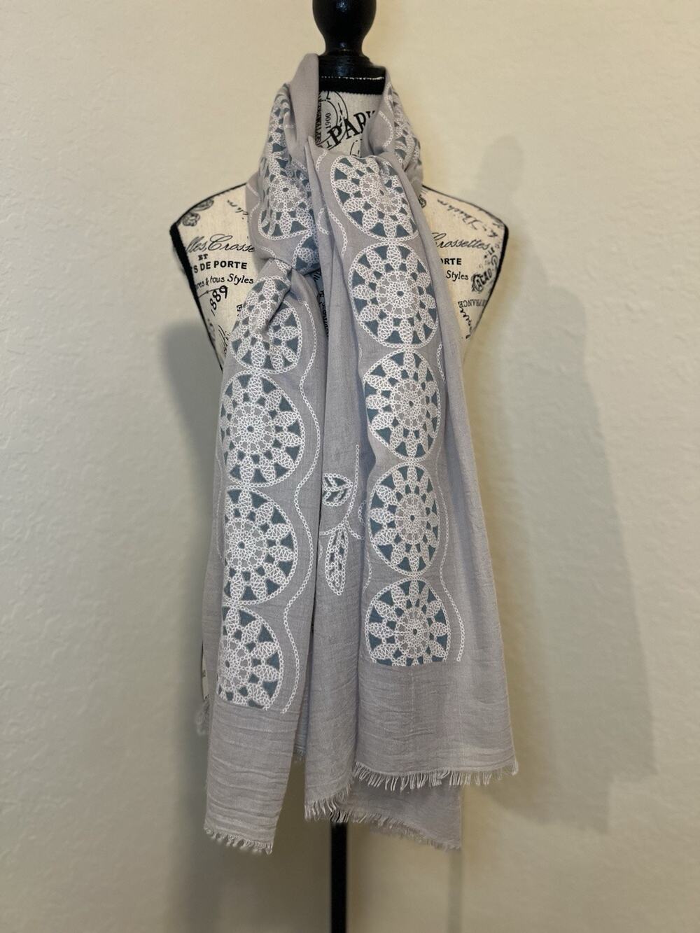 Elegant Gray & White Patterned Scarf Wrap Casual Everyday Wedding Event